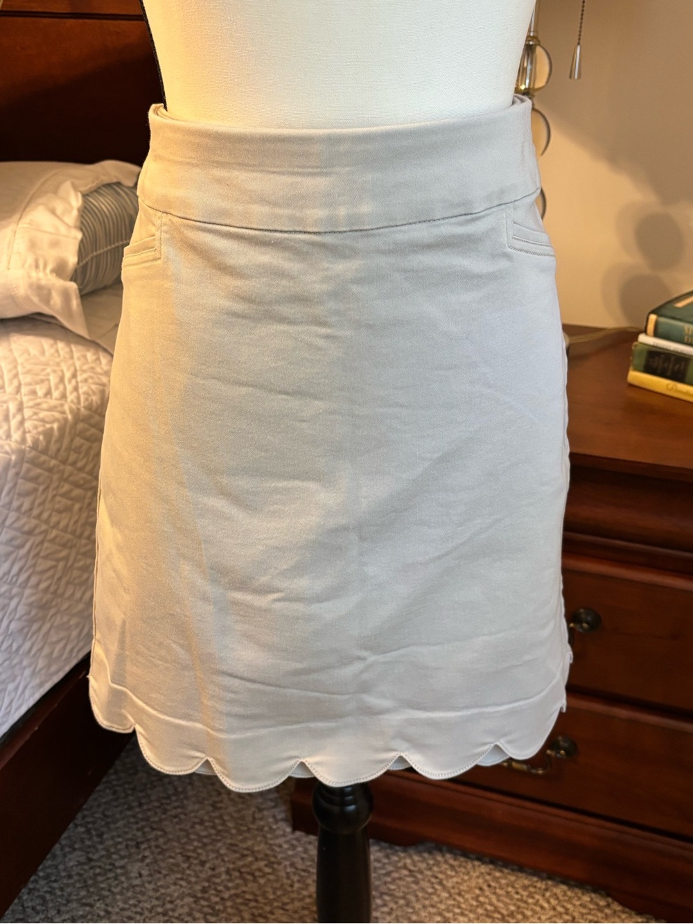 Croft & Barrow Cream Scalloped Hem Mini Skirt